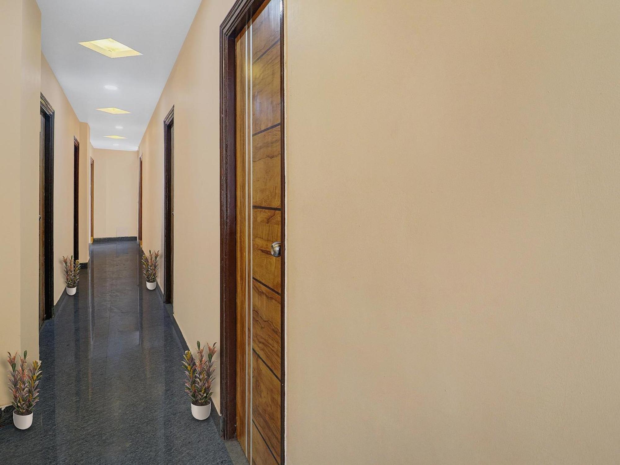 Hotel O S V Residency Kajaguda Near Gachibowli Hyderabad Esterno foto