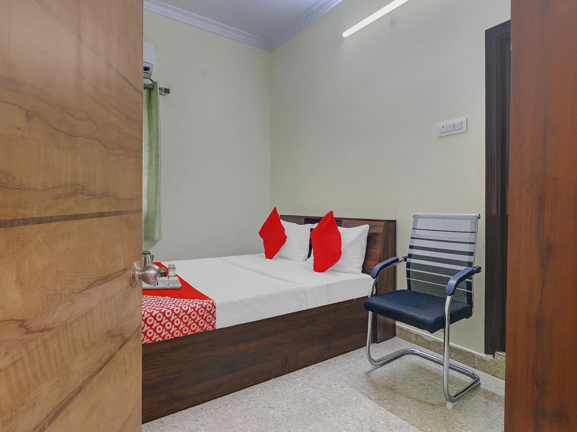 Hotel O S V Residency Kajaguda Near Gachibowli Hyderabad Esterno foto